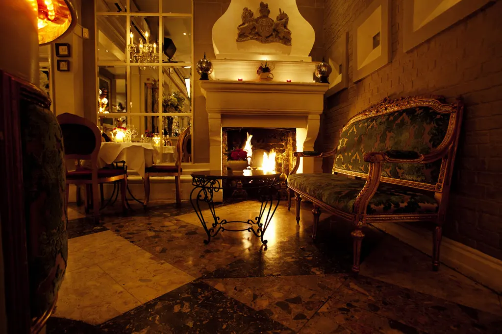 Beach Blanket Babylon — commercial and interiors photograph in London, UK, frame 42 of 44.